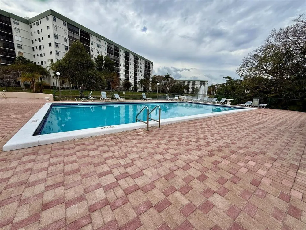 2212 S CYPRESS BEND DRIVE #303 Pompano Beach, FL 33069