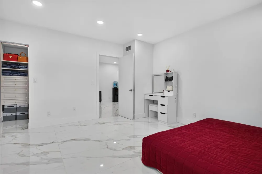 8404 W SAMPLE ROAD #230 Coral Springs, FL 33065
