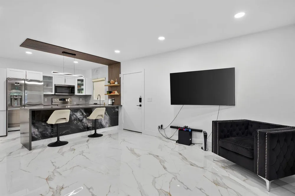 8404 W SAMPLE ROAD #230 Coral Springs, FL 33065