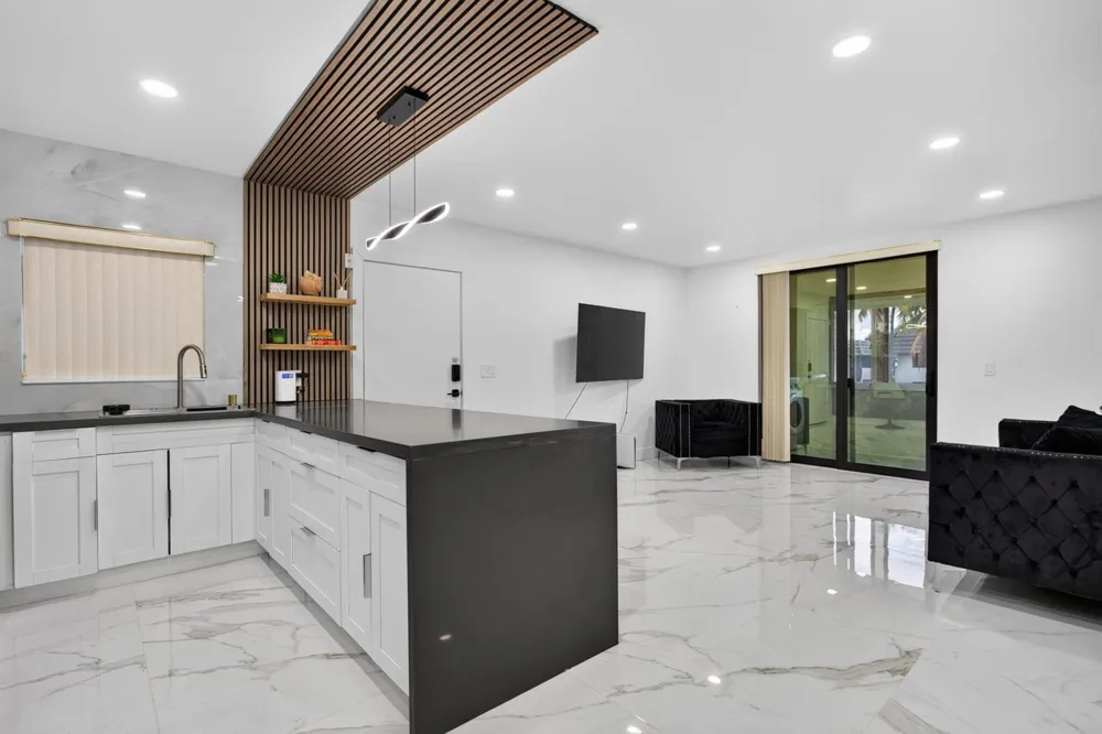 8404 W SAMPLE ROAD #230 Coral Springs, FL 33065