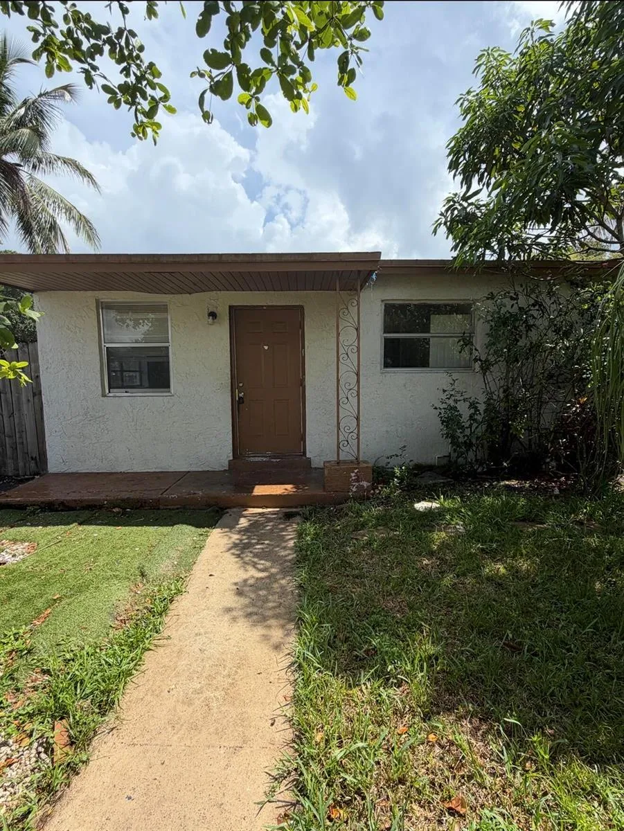 3411 NW 9th Court Fort Lauderdale, FL 33311