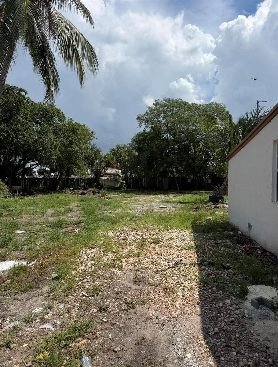 3411 NW 9th Court Fort Lauderdale, FL 33311