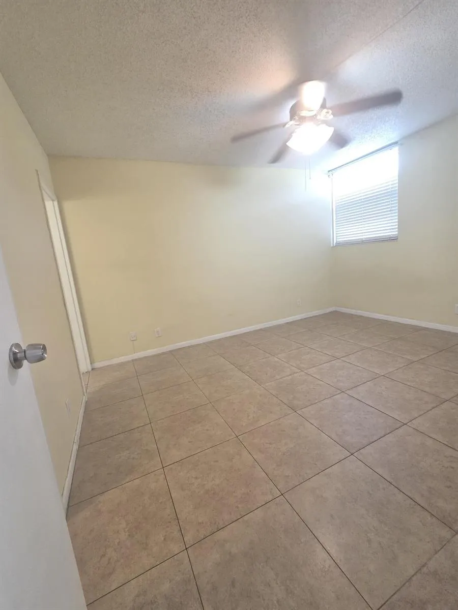 8419 Forest Hills Drive #105 Coral Springs, FL 33065