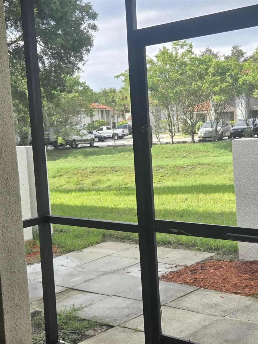 8419 Forest Hills Drive #105 Coral Springs, FL 33065