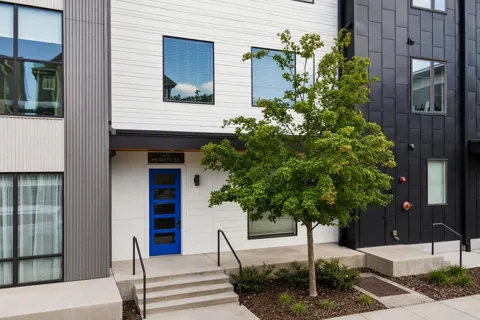 419 Merritt Ave