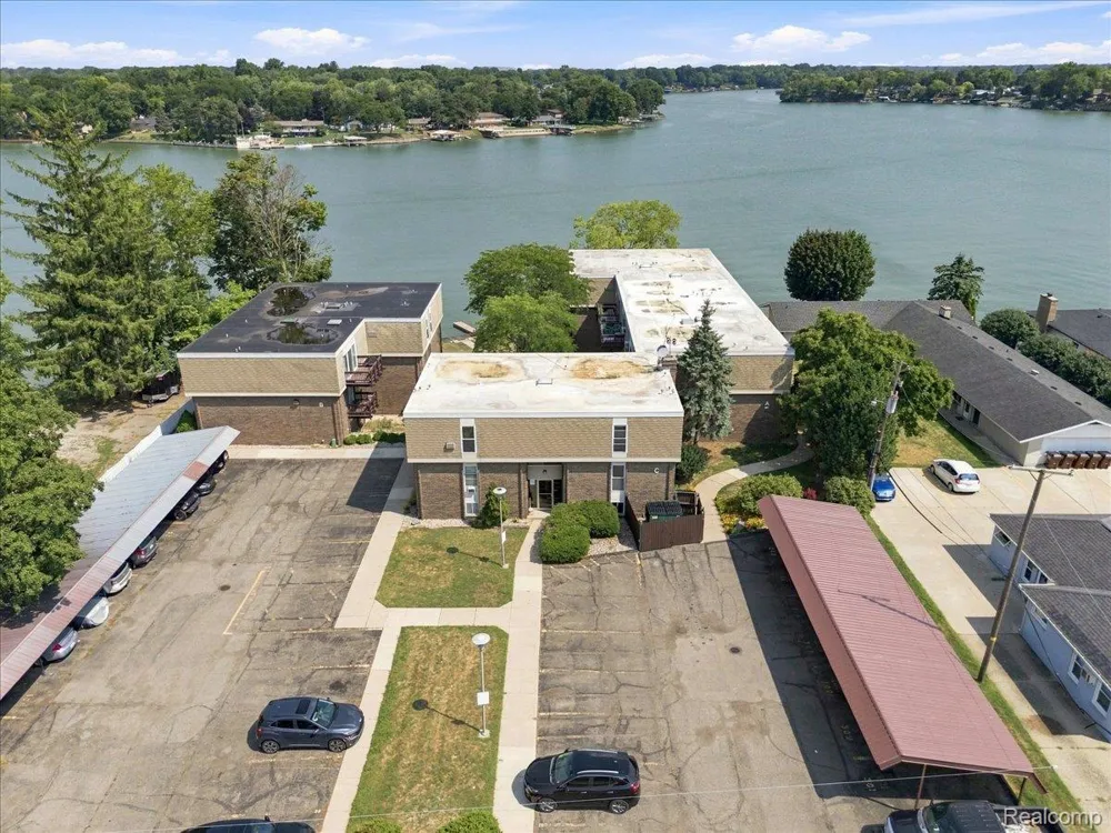 250 Liberty Street #206 Belleville City, MI 48111