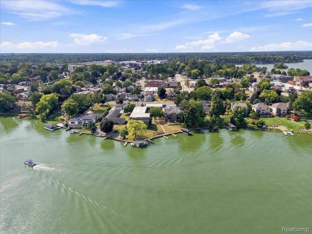 250 Liberty Street #206 Belleville City, MI 48111