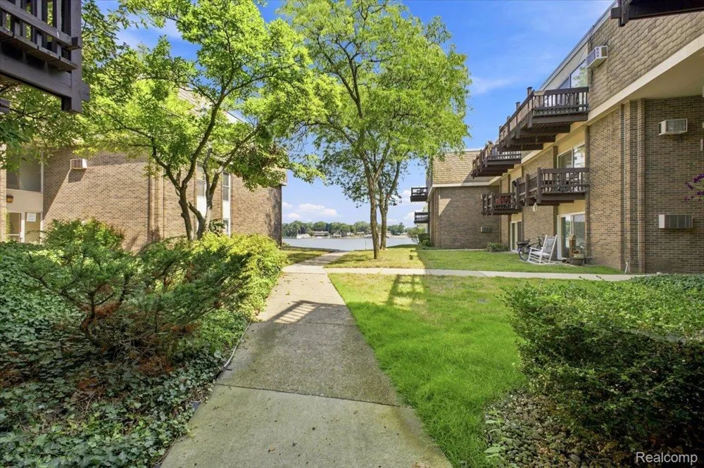 250 Liberty Street #206 Belleville City, MI 48111