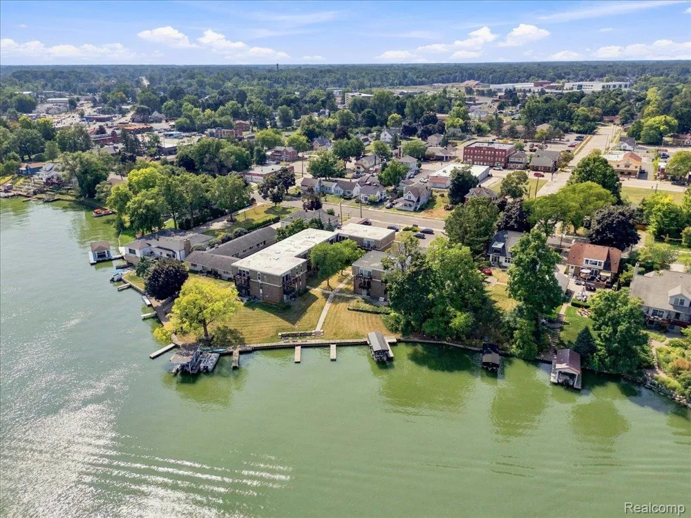 250 Liberty Street #206 Belleville City, MI 48111