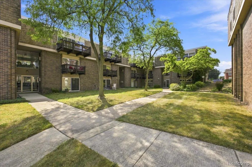 250 Liberty Street #206 Belleville City, MI 48111