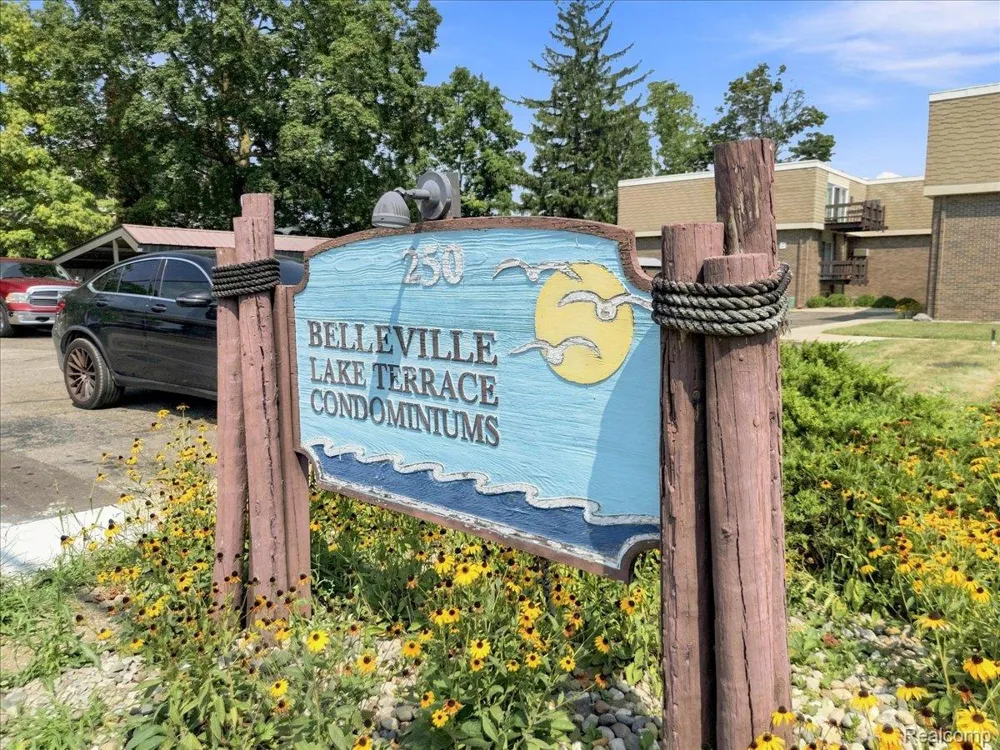 250 Liberty Street #206 Belleville City, MI 48111