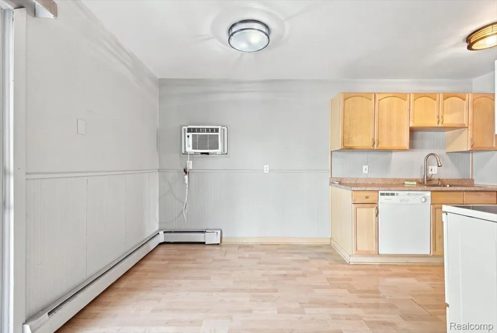 250 Liberty Street #206 Belleville City, MI 48111