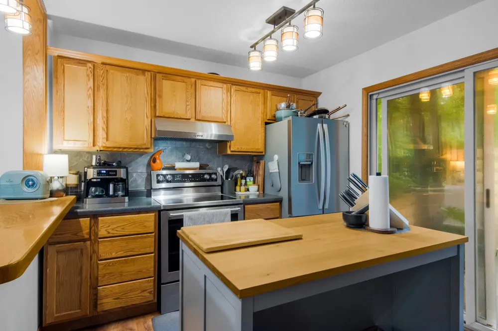 1746 Rasho Road East Bay Township, MI 49686