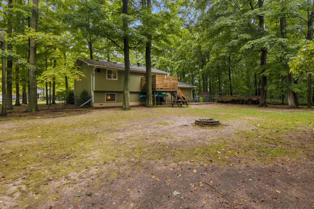 1746 Rasho Road East Bay Township, MI 49686
