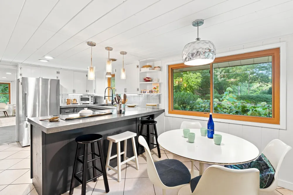 4292 Pier Road Hagar Township, MI 49022