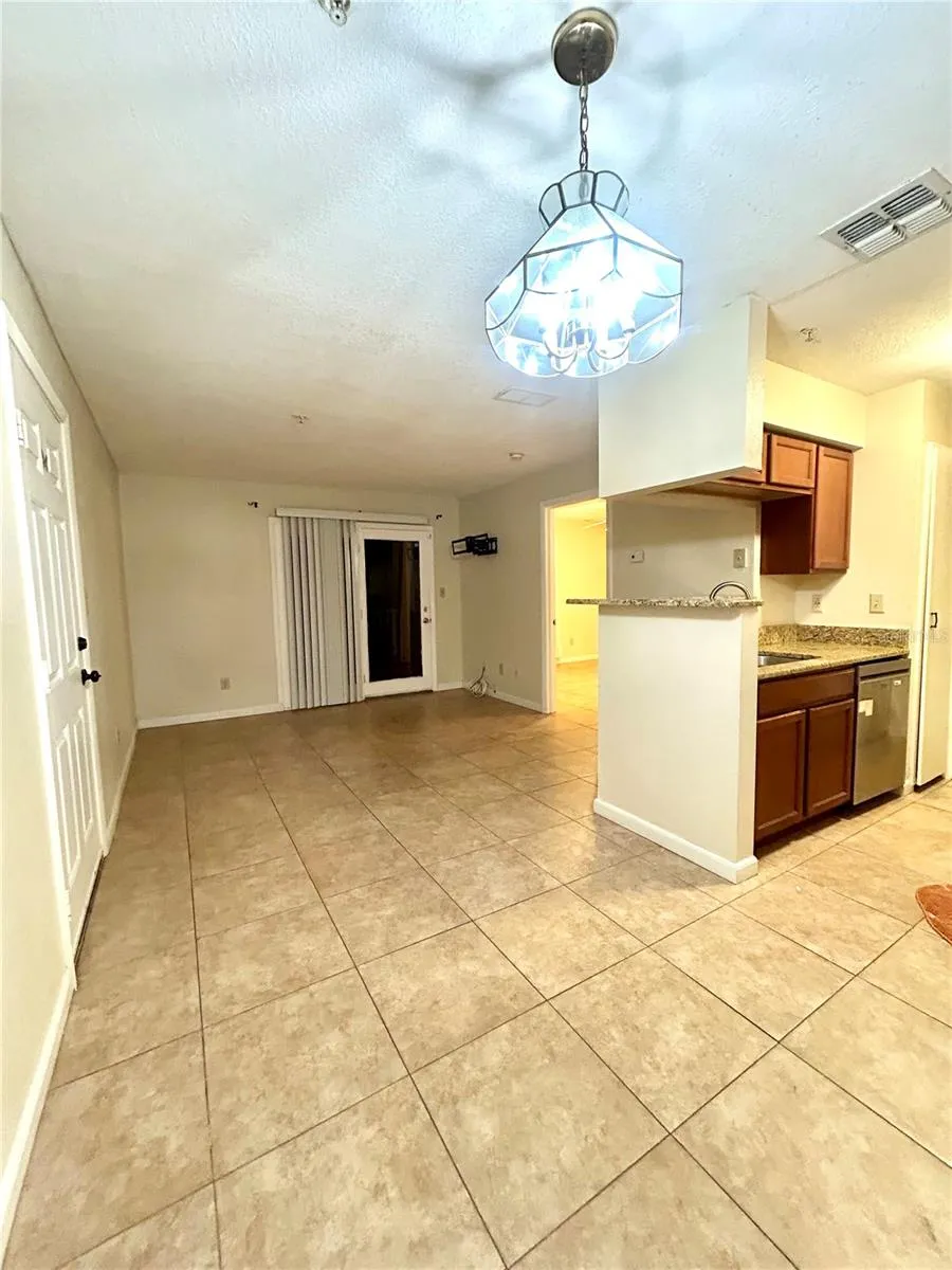 224 AFTON SQUARE #203 Altamonte Springs, FL 32714