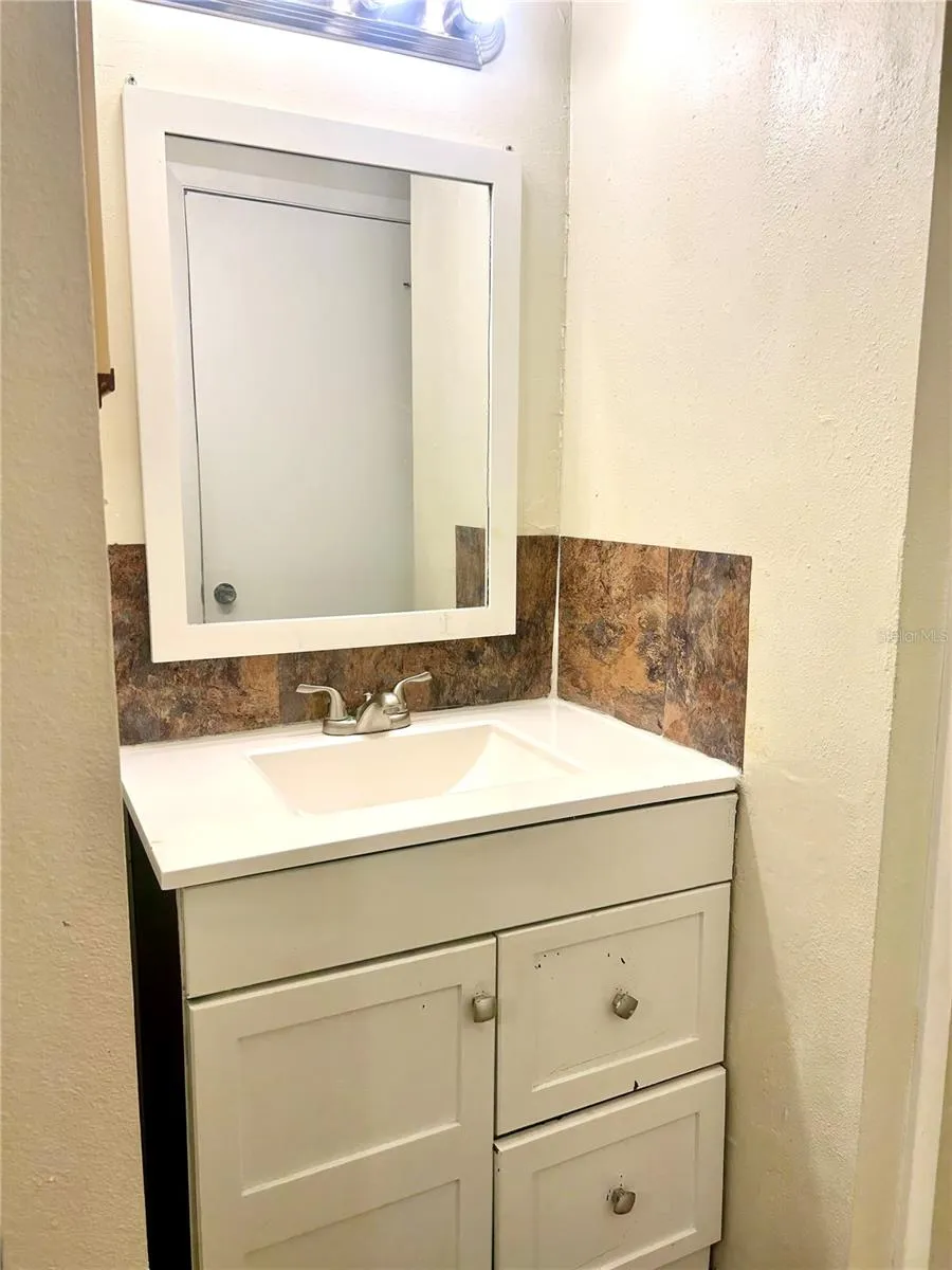 224 AFTON SQUARE #203 Altamonte Springs, FL 32714