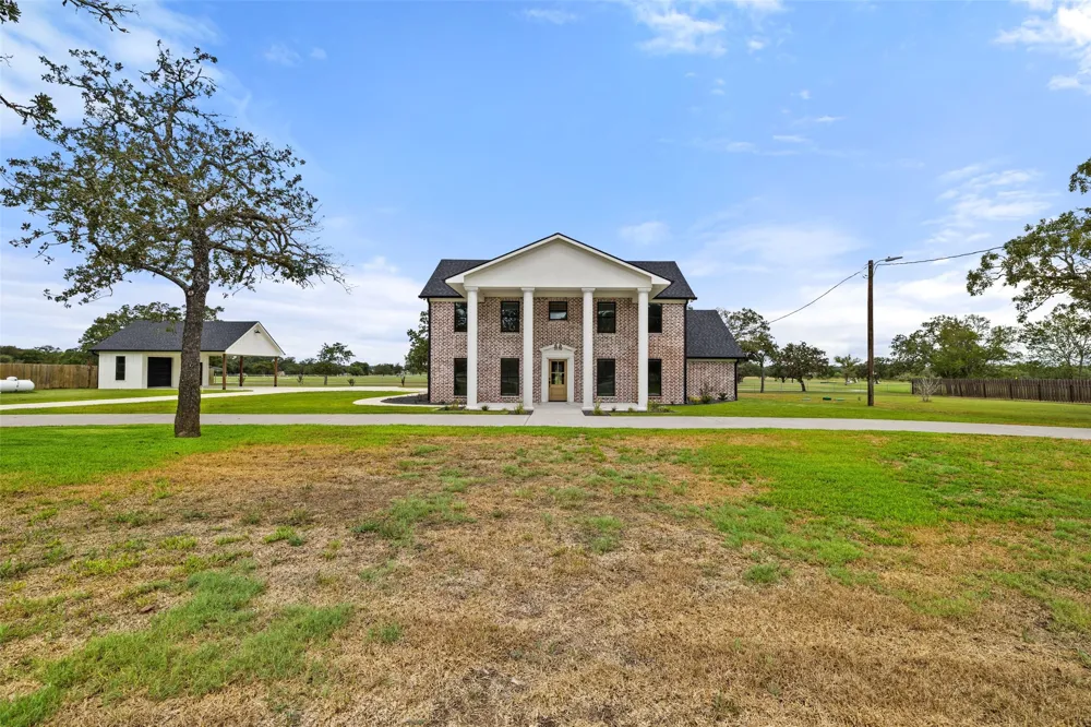 1017 County Road 229 Road Giddings, TX 78942
