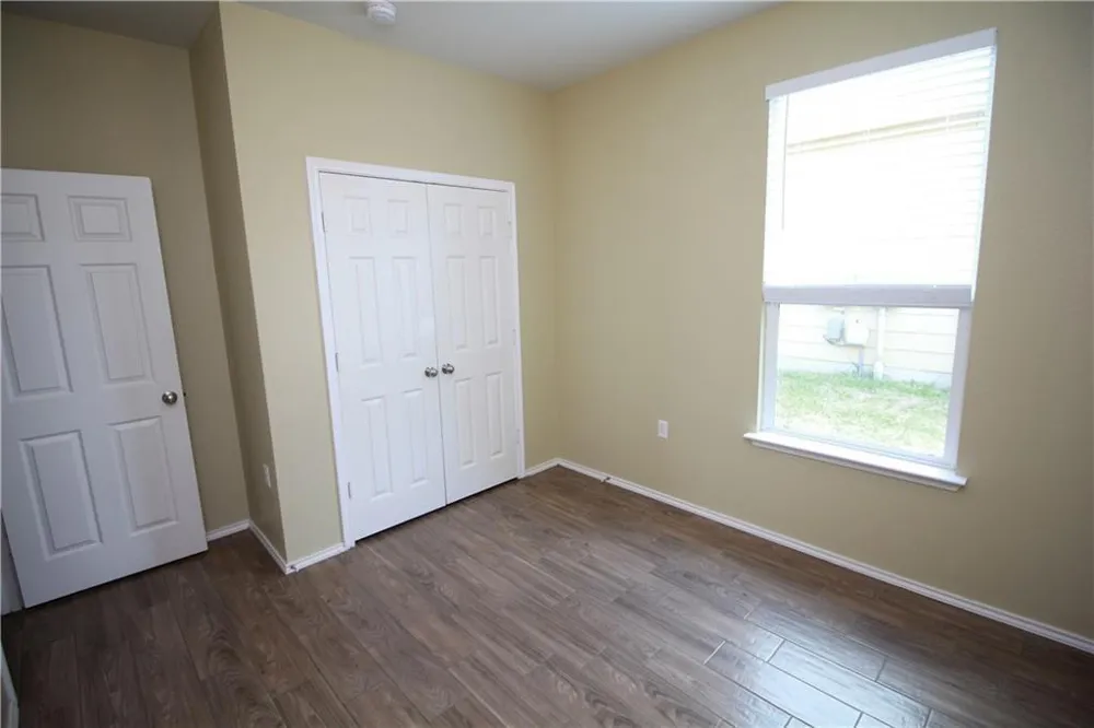 5704 Knoll Pines Pass Austin, TX 78724