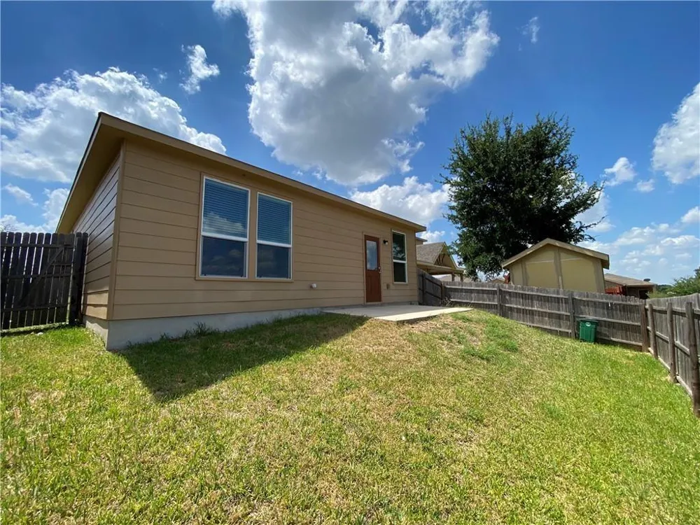 5704 Knoll Pines Pass Austin, TX 78724