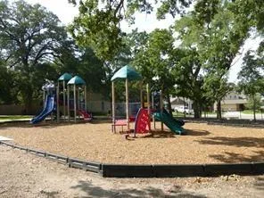 5704 Knoll Pines Pass Austin, TX 78724