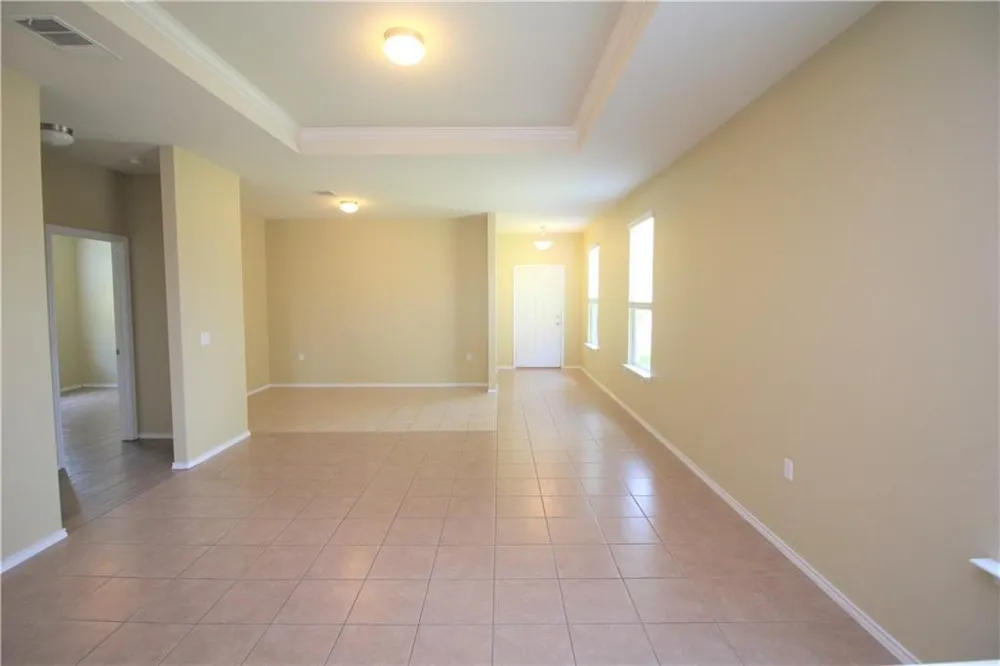 5704 Knoll Pines Pass Austin, TX 78724