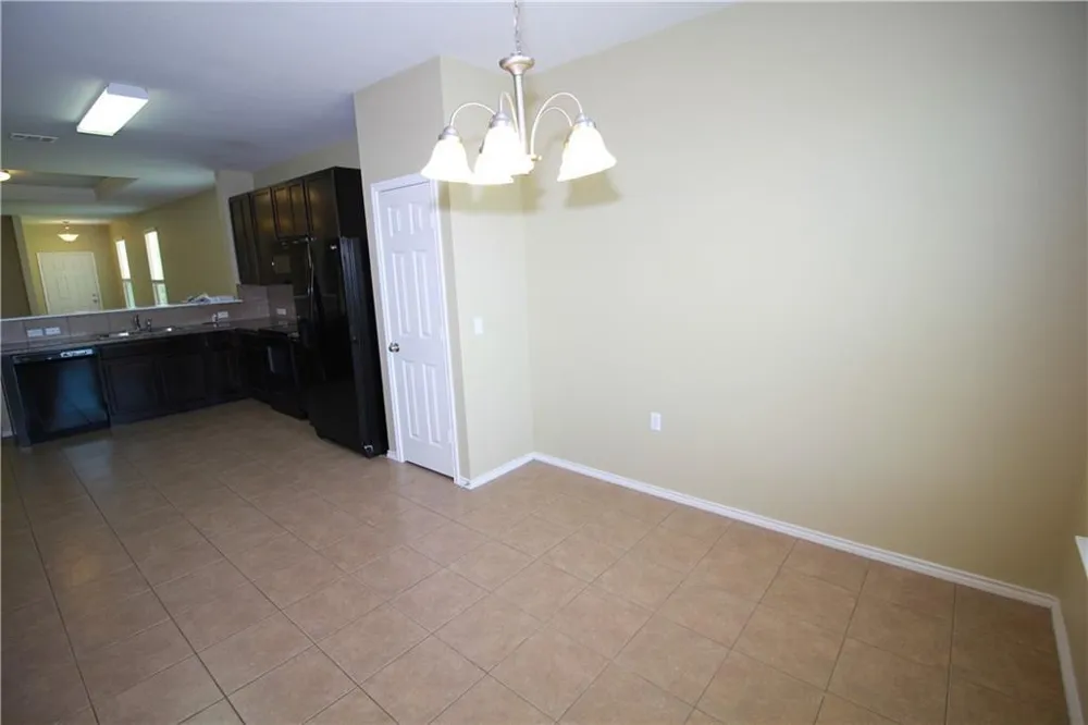 5704 Knoll Pines Pass Austin, TX 78724