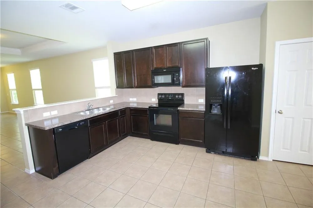 5704 Knoll Pines Pass Austin, TX 78724