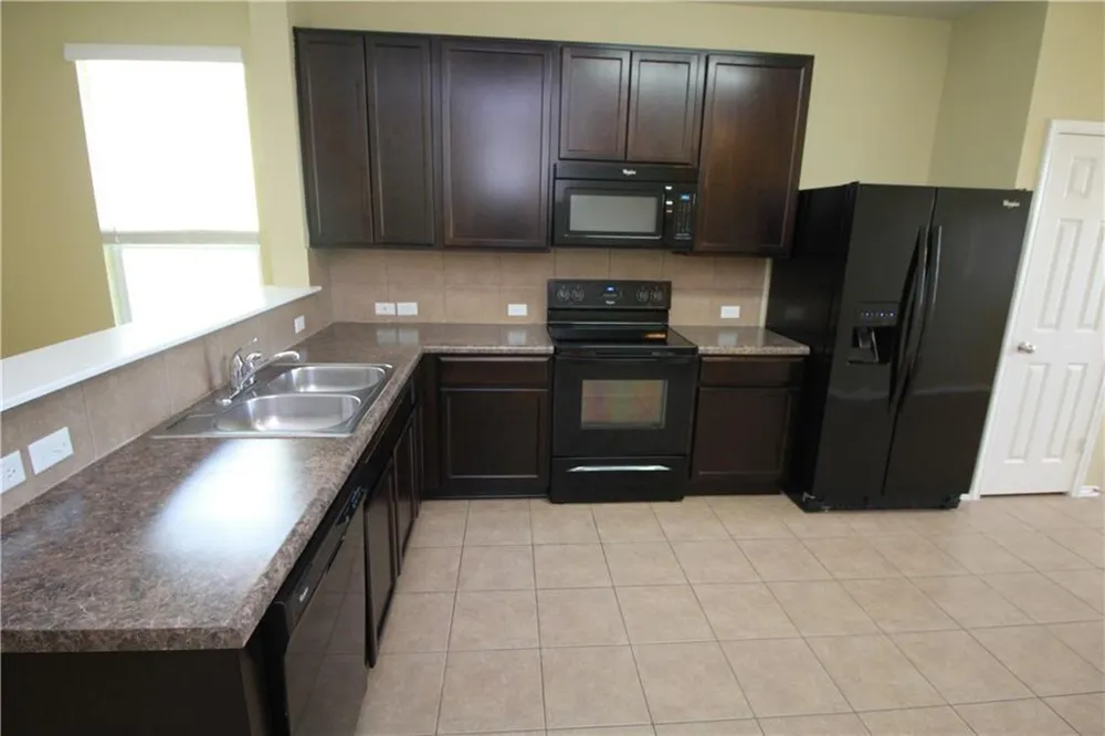 5704 Knoll Pines Pass Austin, TX 78724