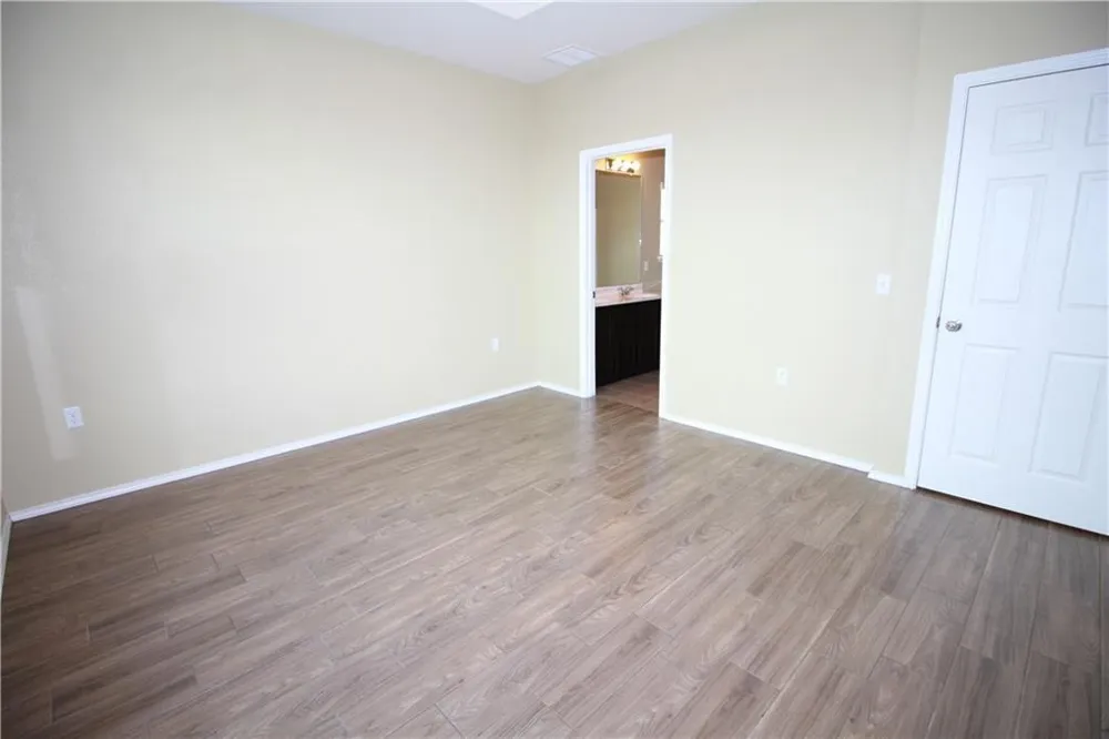 5704 Knoll Pines Pass Austin, TX 78724