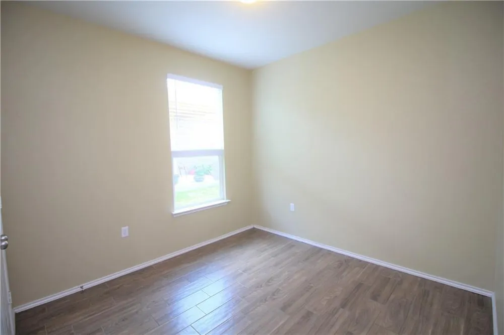 5704 Knoll Pines Pass Austin, TX 78724