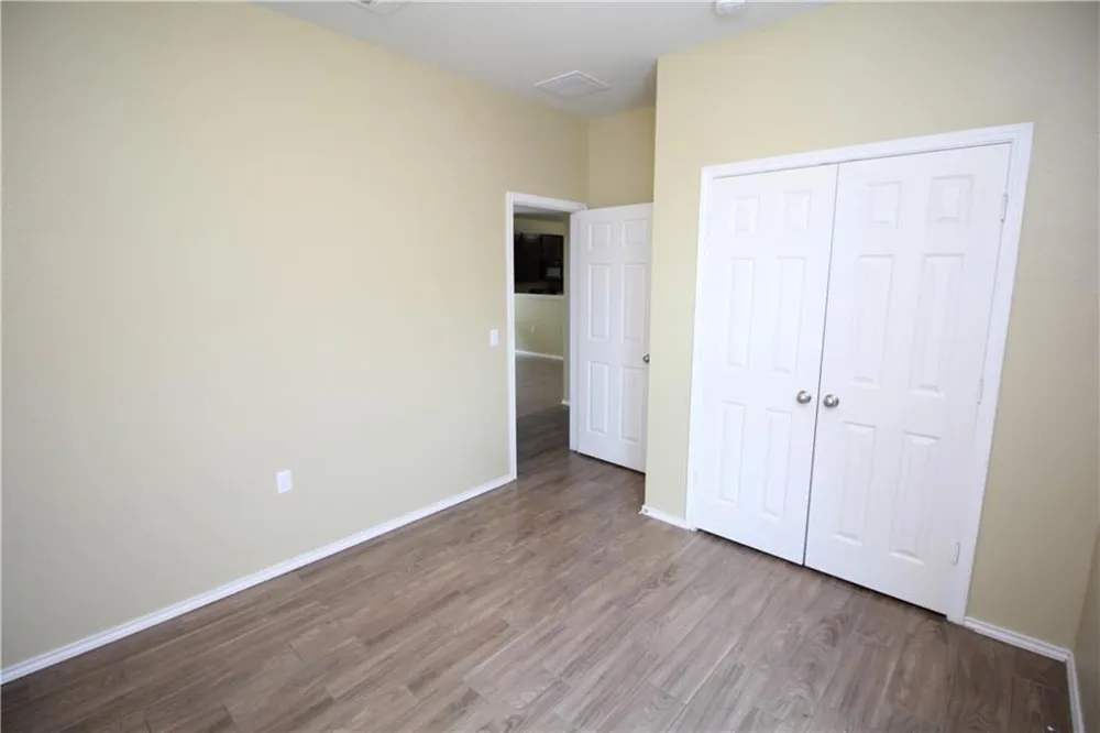 5704 Knoll Pines Pass Austin, TX 78724