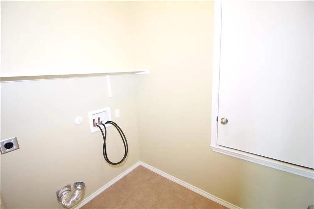 5704 Knoll Pines Pass Austin, TX 78724