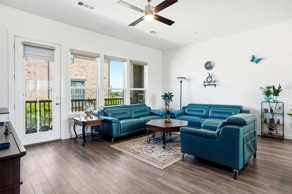 695 Vista Del Lago Drive Lewisville, TX 75067