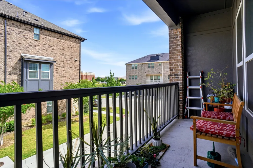 695 Vista Del Lago Drive Lewisville, TX 75067