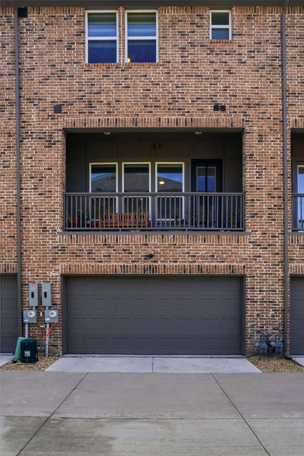 695 Vista Del Lago Drive Lewisville, TX 75067