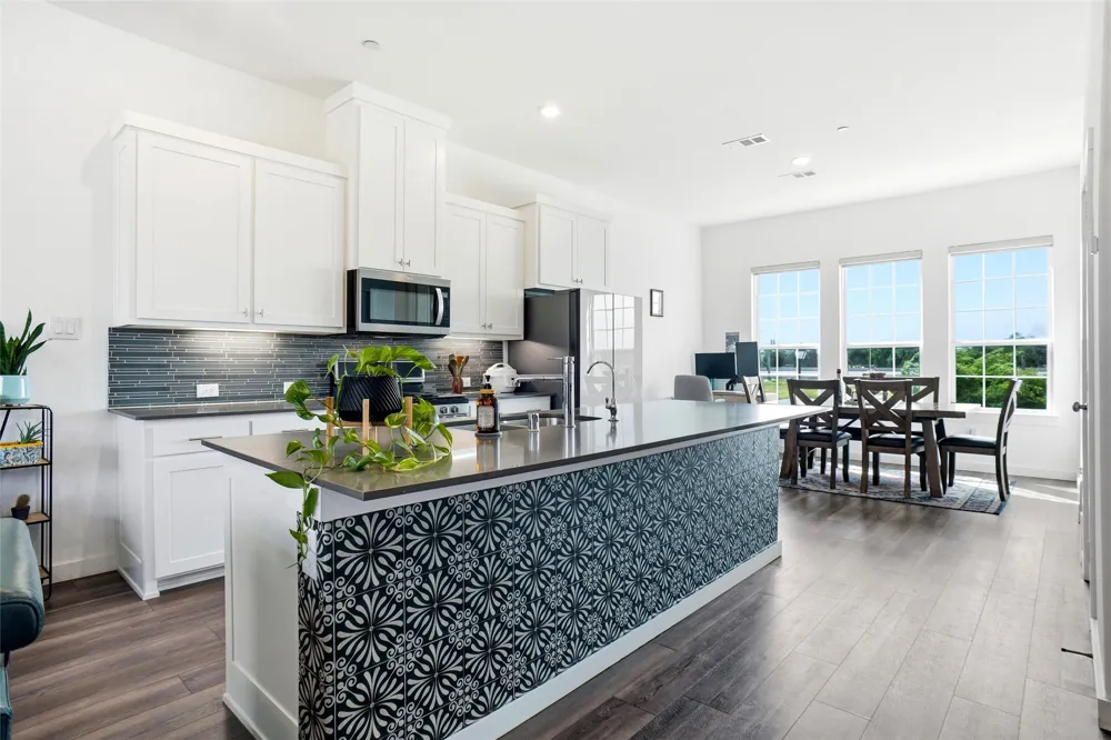 695 Vista Del Lago Drive Lewisville, TX 75067