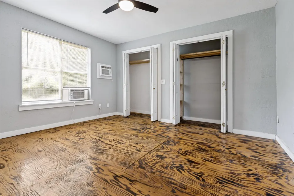11806 E Jane Lane Tomball, TX 77375