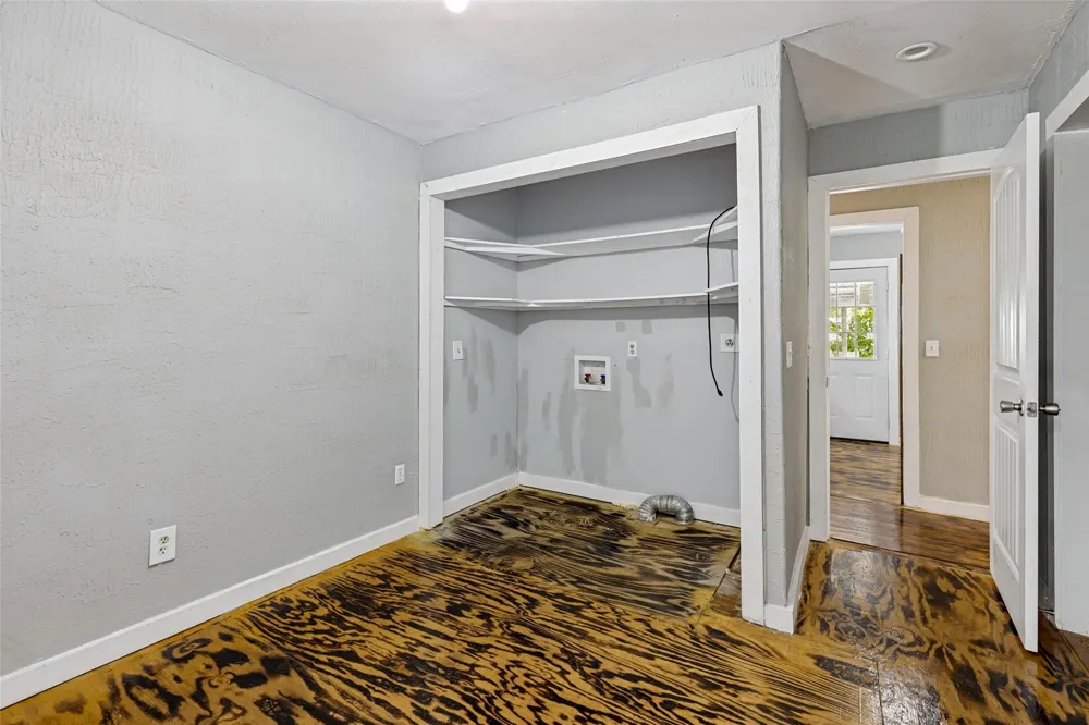 11806 E Jane Lane Tomball, TX 77375