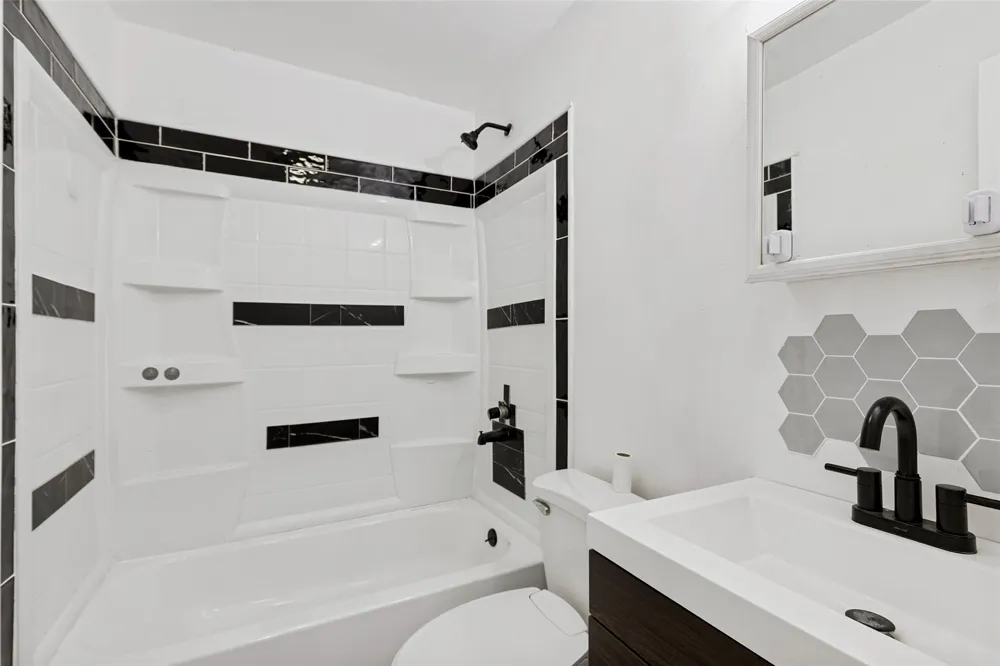 11806 E Jane Lane Tomball, TX 77375