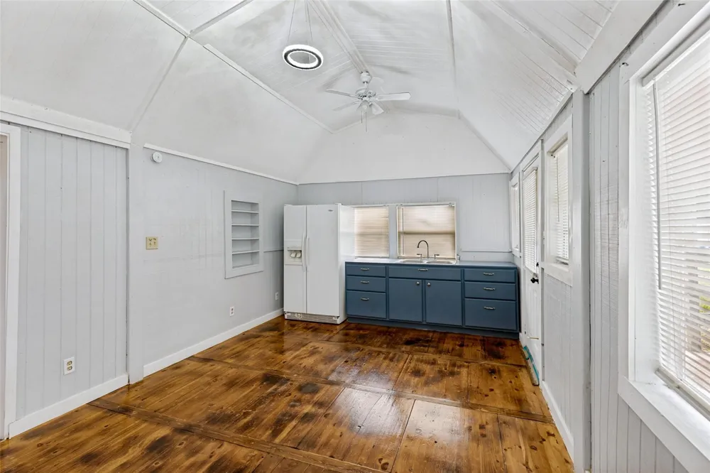 11806 E Jane Lane Tomball, TX 77375