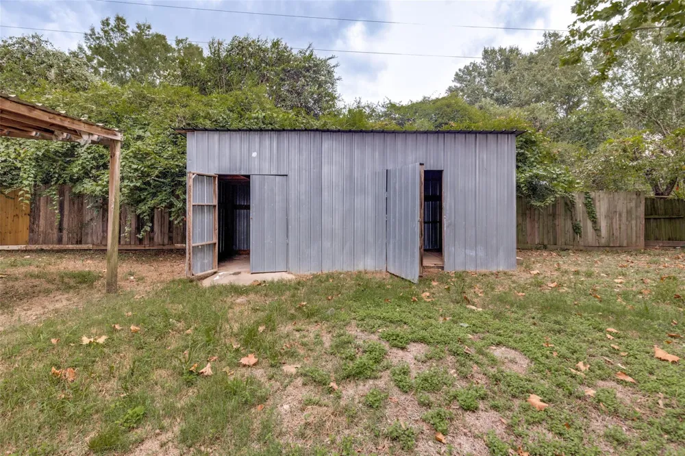 11806 E Jane Lane Tomball, TX 77375