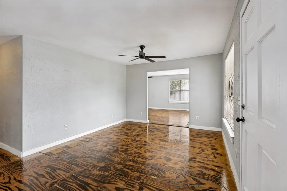 11806 E Jane Lane Tomball, TX 77375