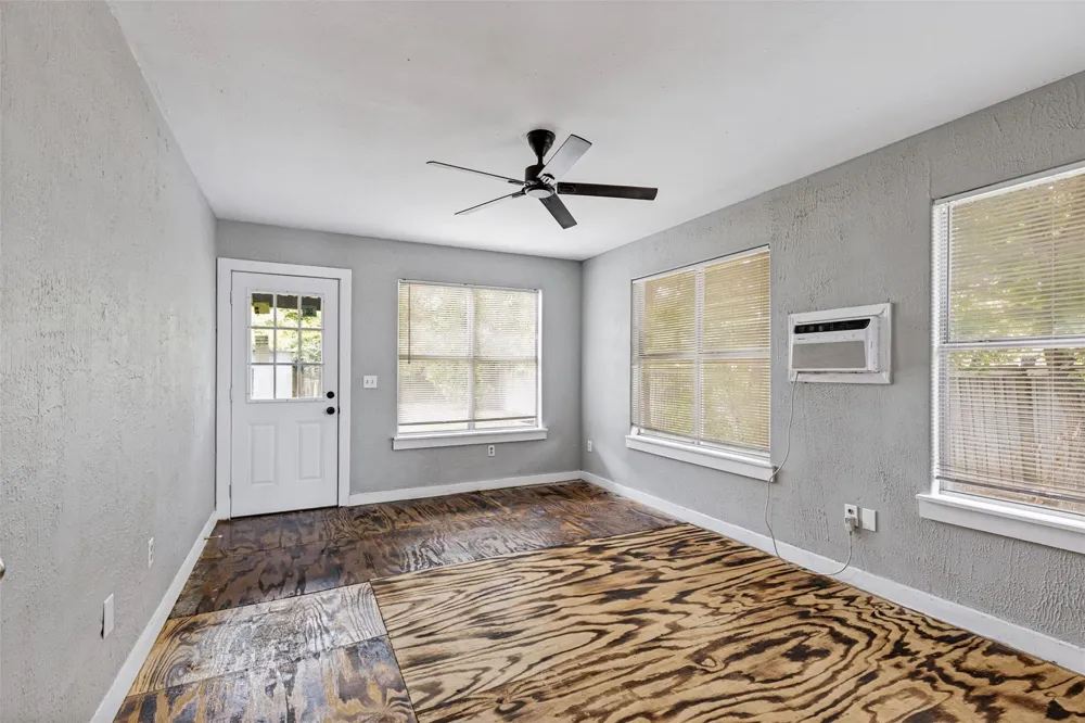 11806 E Jane Lane Tomball, TX 77375