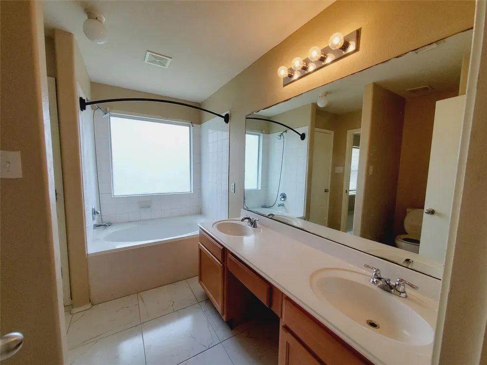 2659 Daryns Landing Drive Houston, TX 77038