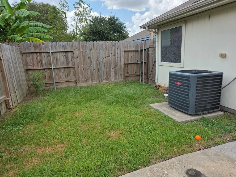 2659 Daryns Landing Drive Houston, TX 77038