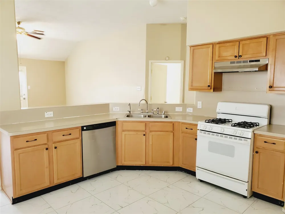 2659 Daryns Landing Drive Houston, TX 77038