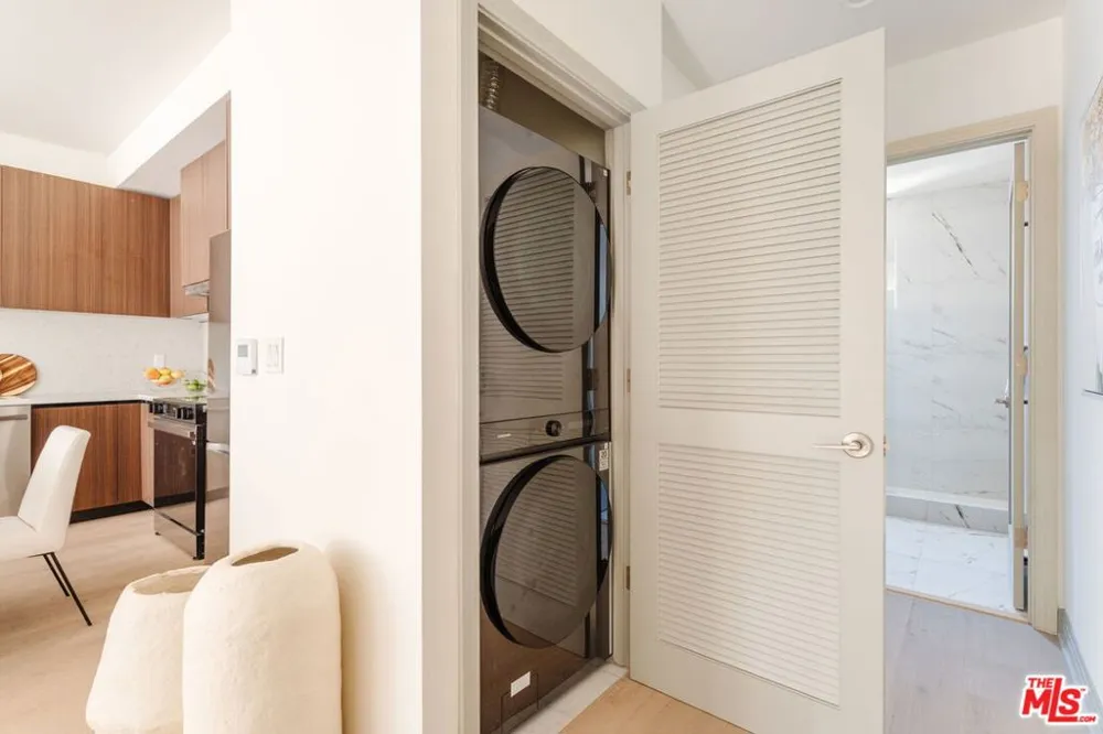 1051 Spaulding Avenue #B West Hollywood, CA 90046