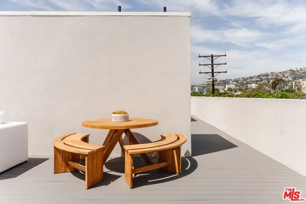 1051 Spaulding Avenue #B West Hollywood, CA 90046