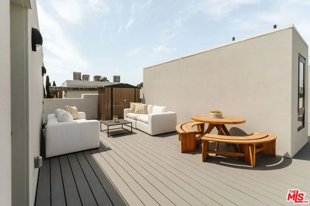 1051 Spaulding Avenue #B West Hollywood, CA 90046